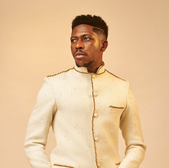 Moses Bliss – It’s The Season (Live Performance)